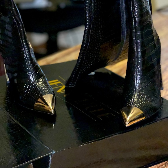 Authentic I AM JENNIFER thigh high boots!!! Never worn only tried on!! - Picture 6 of 7